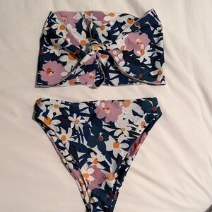 Stn Fox Floral Bikini Set with Knot Detail